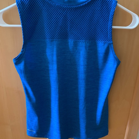 🎉Final Clearance 🎉 Like New! Girls Reebok Athletic Top Size M
3 for $15 with 💕 - Picture 7 of 10